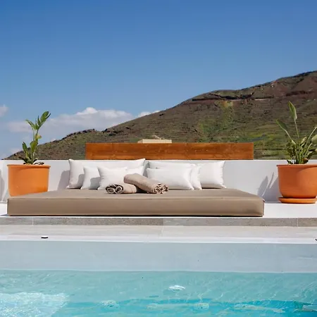 Villa Vino Santorini