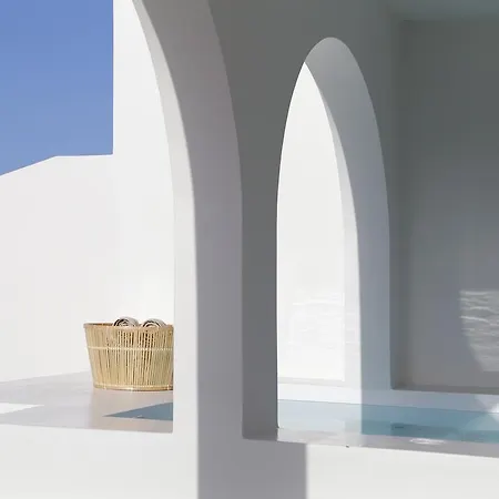 Willa Vino Santorini *