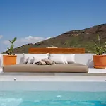 Vila Vino Santorini