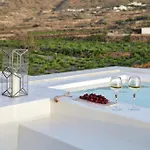 Vila Vino Santorini